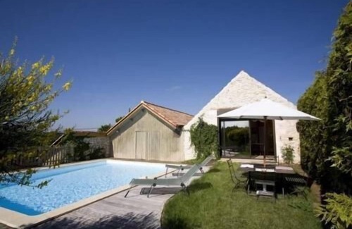 Daglan House | Lovely barn conversion with private heated pool, terrace and garden
