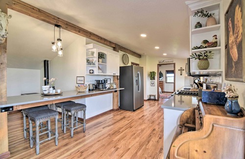 Fort Collins Apartment | Lovely Barn Loft w/Mountain Views on Horse Estate