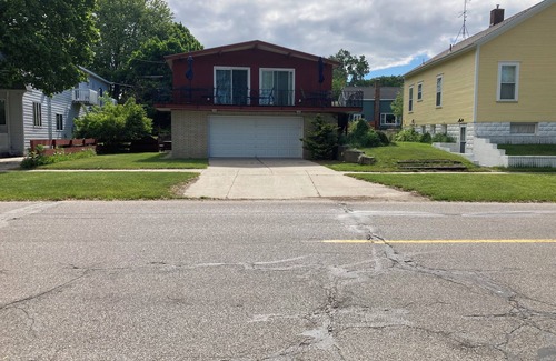 Bluffton Cottage | Lovely Beach Cottage With View Of you Channel, Park, & Lighthouse.