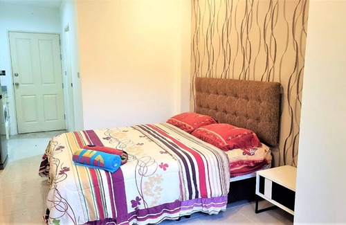 Sattahip Condo | Lovely beaches at Bangsaray & great resturants quiet location