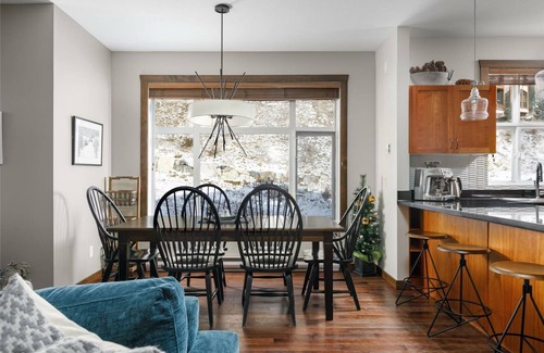 Big White Ski Resort Condo | Lovely Big White 2 bdrm ski in/out on Happy Valley Way, garage parking