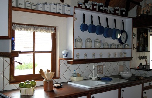 Saint-Hilaire-de-Riez House | Lovely Bourrine Vendéenne in its own green setting.
