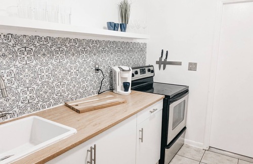South Middle River Apartment | Lovely Bohemian Apartment