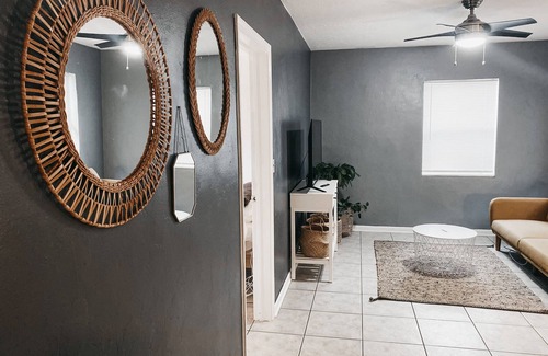 South Middle River Apartment | Lovely Bohemian Apartment