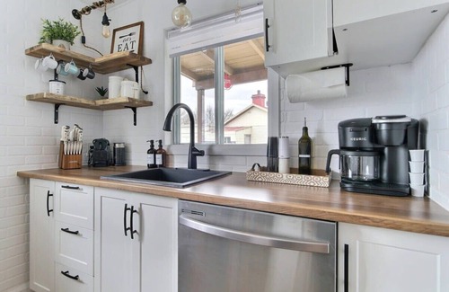 Quartier 5-4 Apartment | Lovely Boho Spa Sauna AC and Free Parking
