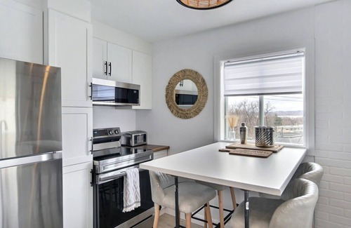 Quartier 5-4 Apartment | Lovely Boho Spa Sauna AC and Free Parking