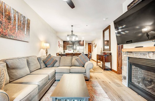 Four O'Clock Condo | Lovely Breckenridge villa with fireplace & resort amenities