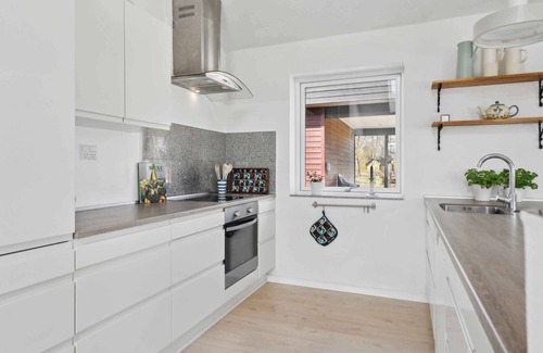 Ørsted House | Lovely bright house near the beach in nature.