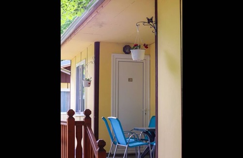 Kamena House | Lovely Bungalow in pretty area place