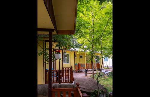 Kamena House | Lovely Bungalow in pretty area place
