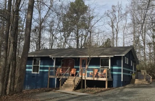 Chapel Hill House | Lovely Bungalow in private , secluded neighborhood near Carrboro