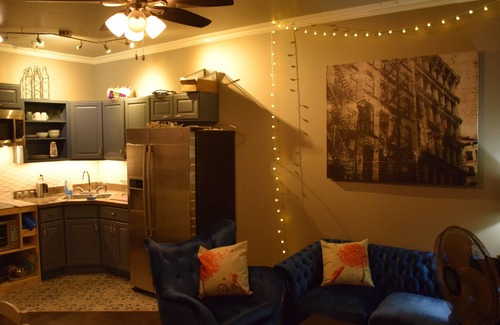 Bushwick House | Lovely Bushwick 3br With Balcony and Bay Windows