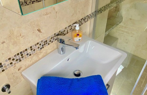 St. Gallen Apartment | Lovely Calm & New Renovated | Near Trade Fair | Fast WiFin