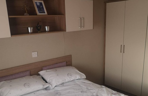 Netley House | Lovely caravan with decking at Solent Breeze in Hampshire ref 38195SB