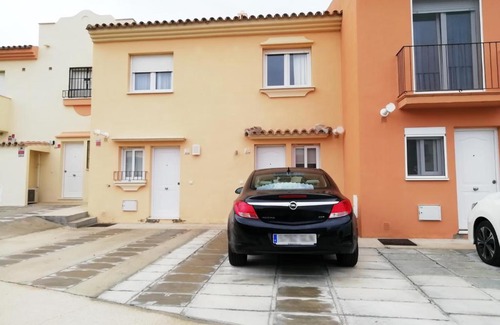Atlanterra House | LOVELY CENTER APARTMENTS LUZ ZAHARA, adosado con jardín