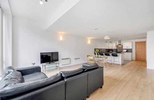 Trafford Apartment | Lovely Central Flat | Altrincham | Pass the Keys