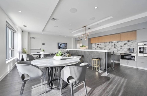 Central Square Apartment | Lovely Central Square Studio w/Gym, W/D & Roof, near T, by Blueground