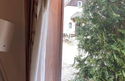Les Tines Apartment | Lovely Chalet apartment with Mont Blanc view/Superbe appartement dans Chalet