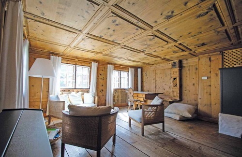 Serneus Ski Chalet | Lovely Chalet in Klosters with five bedrooms five bathrooms close to ski lift