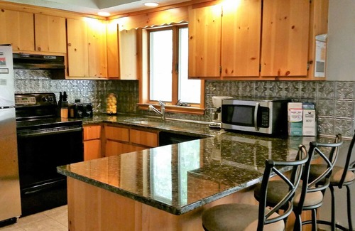 Wilmington House | Lovely Chalet, ChimneyHill Community-Clubhouse 2 Pools/Hot tub, minutes to lake