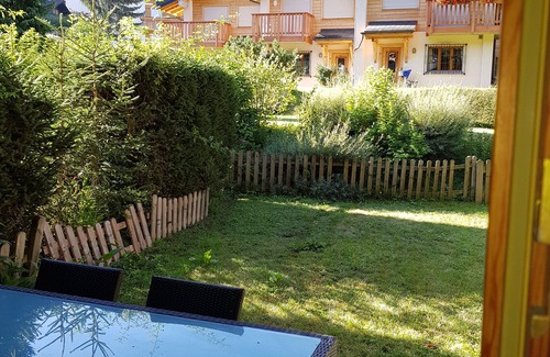 Lens Ski Chalet | Lovely chalet in winter and summer paradise. Sleeps 10 5 bedrooms 3 bathrooms