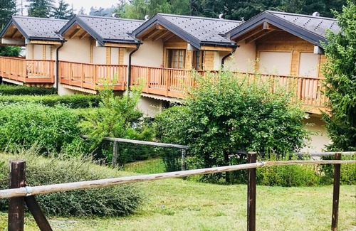 Lens Ski Chalet | Lovely chalet in winter and summer paradise. Sleeps 10 5 bedrooms 3 bathrooms