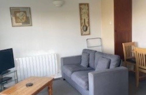Oulton Broad Ski Chalet | Lovely chalet on an excellent holiday park in Lowestoft ref 12020B