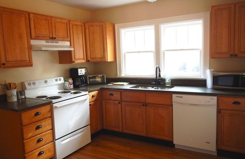 Red Bank House | Lovely Chattanooga 2br Home - 1.5 Miles To Downtown/north Shore, 1 Block To Park