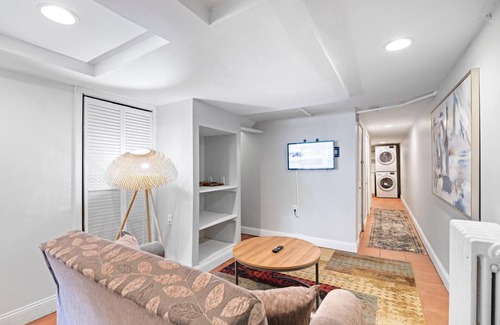Columbia Heights Bed & Breakfast | Lovely Columbia Heights gem