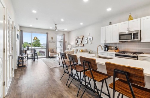 Saint Claude Condo | Lovely Condo in the Bywater. Great Nola Location!