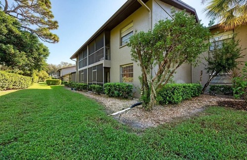 Venice Condo | Lovely condo minutes from the beach!