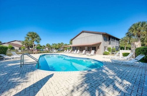 Venice Condo | Lovely condo minutes from the beach!