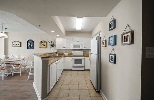 Crescent Beach Condo | Lovely Condo, Direct Oceanfront Views, Pools | Crescent Keyes - 1209