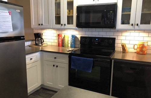 Biltmore Beach Condo | Lovely condo with 1 bedroom with king bed, 2 bathrooms, great views of the gulf