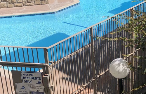 Carpinteria Condo | Lovely condo walking distance to Carpinteria beach and downtown.