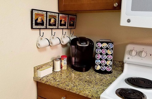 Las Vegas Condo | ❤ Lovely condo! Walking distance to Strip with pool & spa