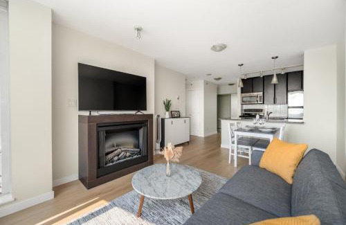 Crosstown Apartment | Lovely condo with amazing view
