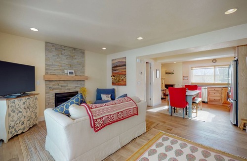 Park Meadows House | Lovely condo with fireplace, WiFi, washer/dryer - great location