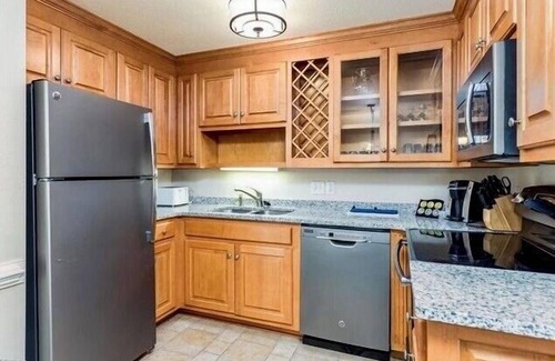 Kingsmill Condo | Lovely condo with water & golf course view