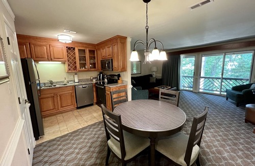 Kingsmill Condo | Lovely condo with water & golf course view