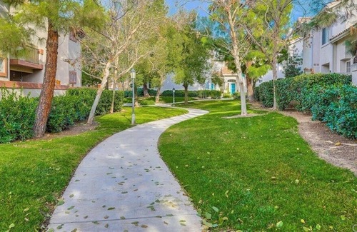 Corona Condo | Lovely Condominium in the Hills