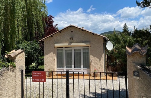 Castellane Villa | Lovely cottage has the entrance to the Verdon Gorges