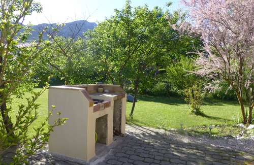 Castellane Villa | Lovely cottage has the entrance to the Verdon Gorges
