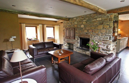 Walk Cottage | Lovely Cottage in Waimes with Sauna