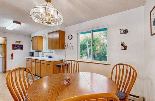 Tolovana Park House | Lovely cottage near the beach with free WiFi, cable, and outdoor deck