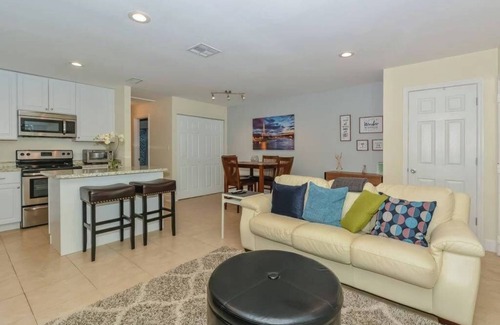 South Sarasota House | Lovely ❤ Cottage near the Beach & Downtown SRQ.