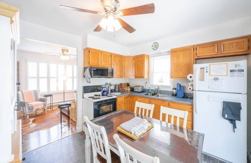 Villas House | Lovely Cottage on Cedardale in Villas