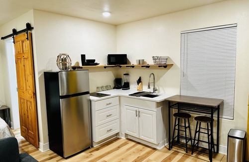Southside Cottage | LOVELY COTTAGE SOUTH SAN ANTONIO