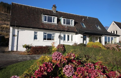 Furnace Cottage | Lovely cottage with stunning views over Loch Fyne.