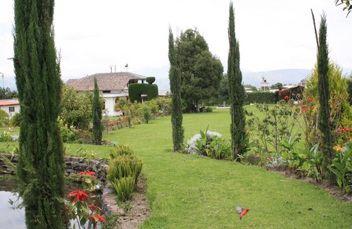 Yaruqui House | Lovely Country House, 10 minutes away from the Quito Airport, sleeps 8 .